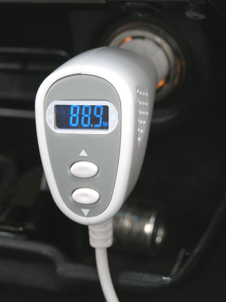  iCarPlay Auto FM Transmitter Colour WHITE