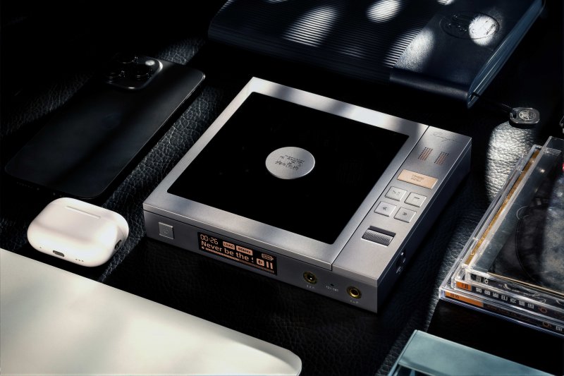 Cayin CP6 portable tube CD player, on a desk