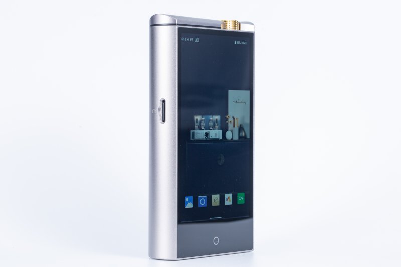 Cayin N7+ music player, side, angled