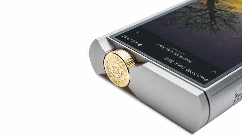 Cayin N8iii music player, volume knob close-up