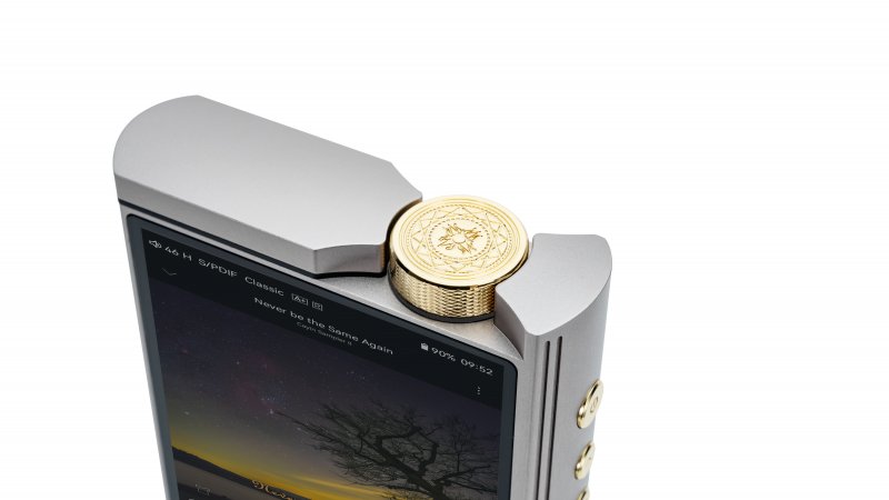 Cayin N8iii music player, volume knob and top edge