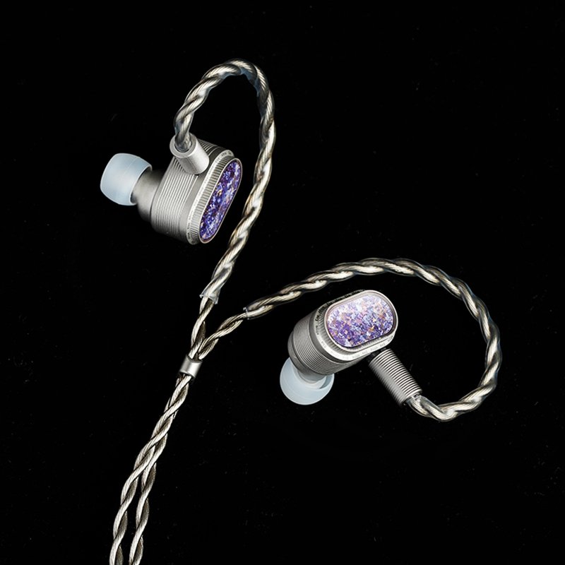 Shanling Moria in-ear monitors, single earpiece with cable