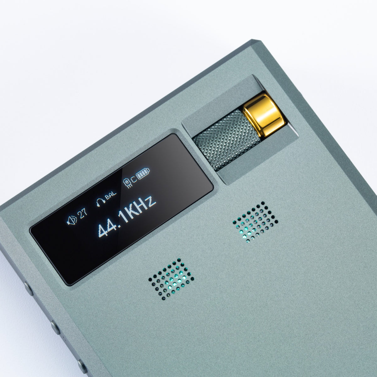 Cayin RU9 portable DAC and headphone amp, display and volume wheel close-up