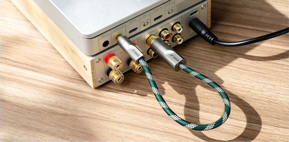 FiiO LINK-RCA4 3.5 mm to RCA coaxial cable, in use