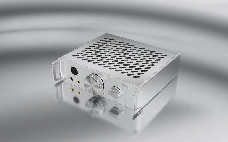 iBasso Kunlun GaN desktop headphone amp, angled