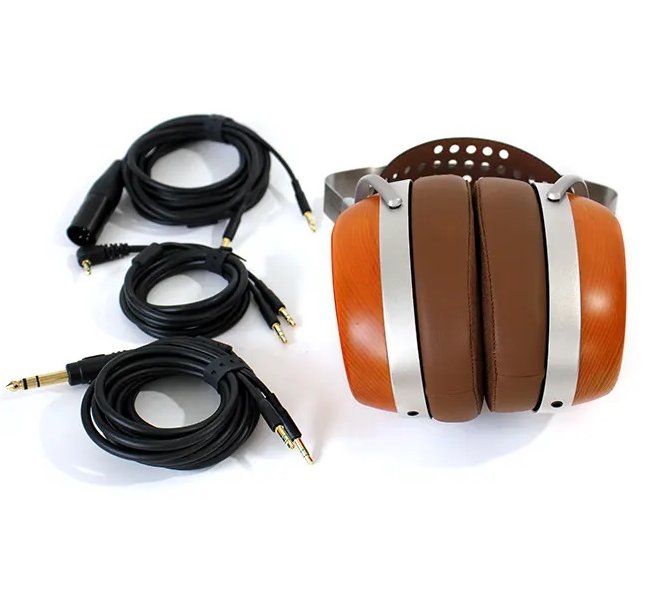 HiFiMAN Audivina closed-back headphones, with cables