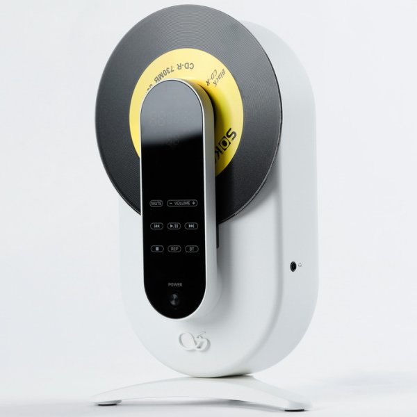 Shanling EC Smart CD player, playing a CD
