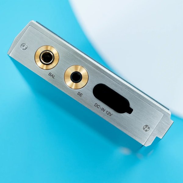iBasso DX340 music player, top with headphone sockets