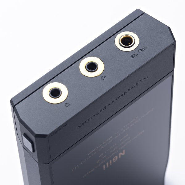 Cayin N6iii music player, output sockets close-up
