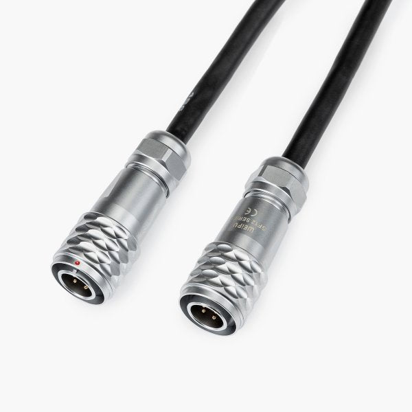 Ferrum Power Link 4-pin DC cable, connectors close-up