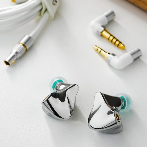 DUNU Glacier tribrid in-ear monitors, with cable and swappable plugs