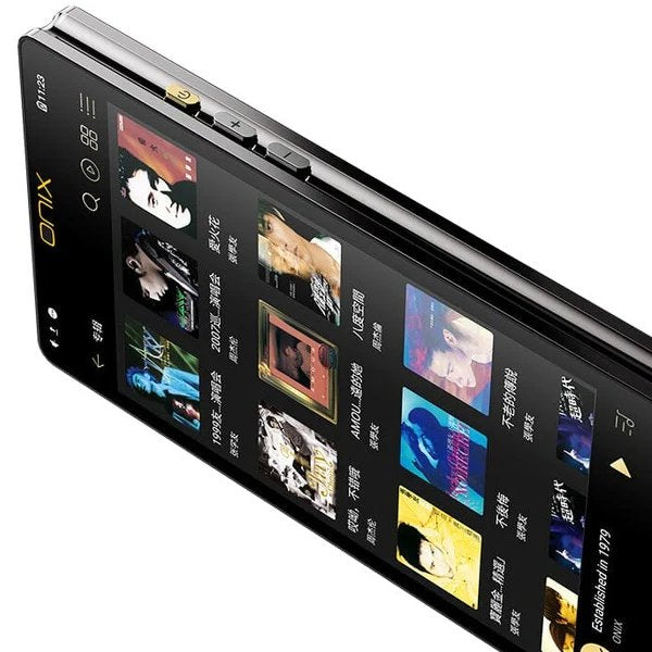 Shanling Onix XM10 Ltd music player, screen close-up