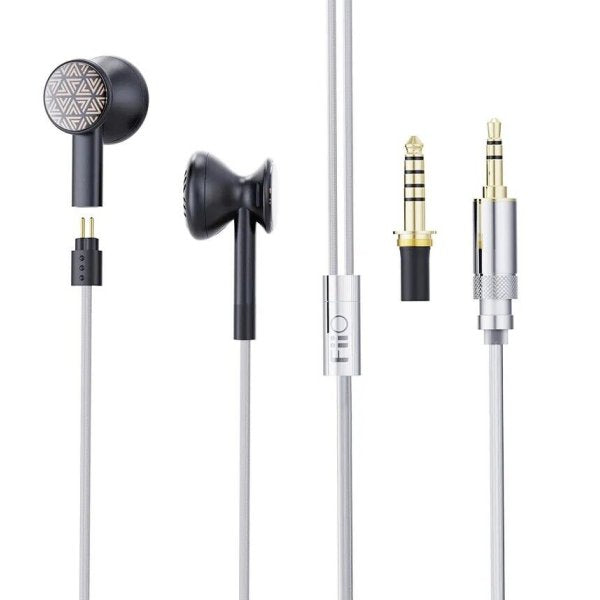 FiiO FF3S earbuds, with cable and swappable plugs