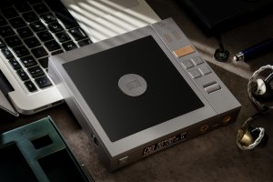 Cayin CP6 Triple Timbre Portable CD Player