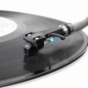 Audio Technica AT-VM95E Elliptical stereo cartridge on AT-HS6 Headshell - BLACK